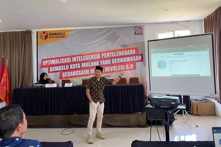 Optimalkan Intelegensia Penyelenggara, Bawaslu Kota Malang Bahas Peta Politik dan Jurnalisme Politik