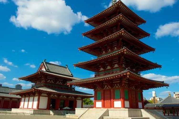 Menelusuri Keindahan Jepang: 5 Kastil yang Wajib Dikunjungi