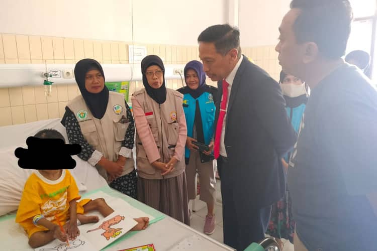 Melihat Kondisi Bocah 7 Tahun yang Disiksa, Pemkot Malang Siap Fasilitasi Adopsi