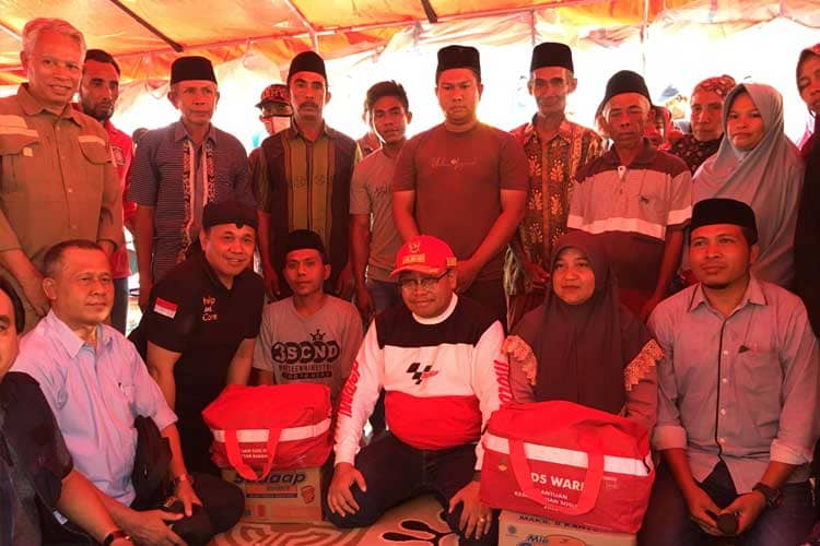 Pj Gubernur NTB Empati dan Beri Bantuan Korban Kebakaran di Monta Baru Bima