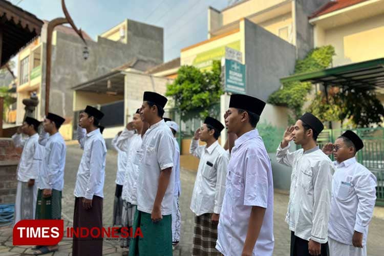 Refleksi Peran Ulama dan Santri, Manbaul Ulum Malang Gelar Upacara Khidmat Hari Santri 2023