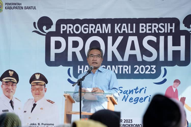 Galakkan Prokasih, Ratusan Santri di Bantul Bersih-bersih Sungai