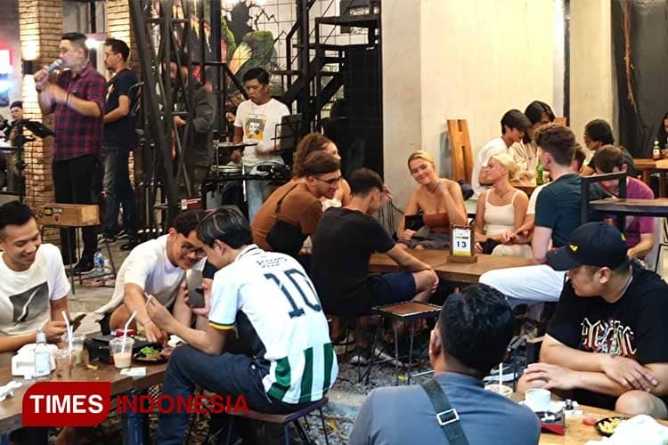 Locker Space Cafe & Eatery Jadi Jujugan Wisatawan Asing di Surabaya