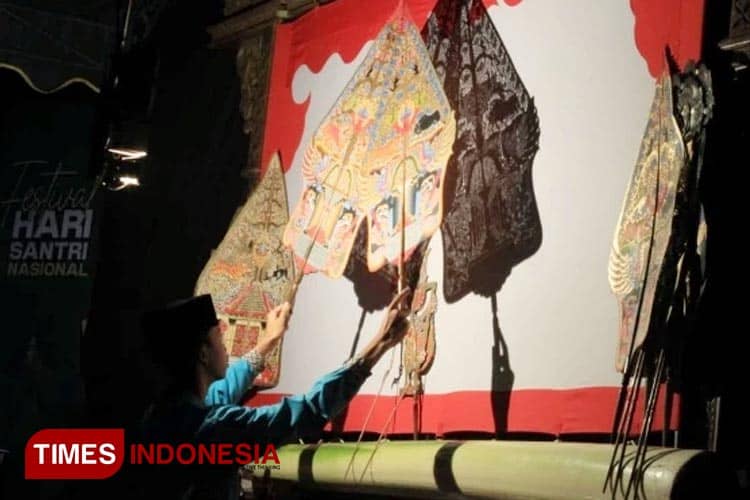 Puncak Hari Santri 2023 di Pacitan Dimeriahkan Pentas Wayang Kulit ala Santri