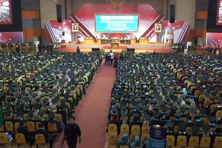 UM Gelar Wisuda 2 Hari Berturut-turut, Ada 2.503 Wisudawan Dikukuhkan