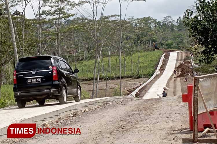 Gantikan Jalan Ambles, Pemkab Malang Bangun Jalan Tembus di Sumbernanas Gedangan