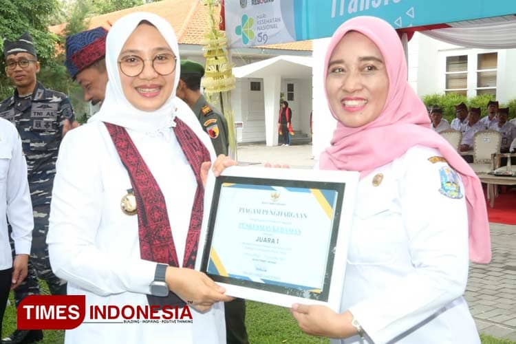 Pemkab Banyuwangi Beri Apresiasi Rumah Sakit dan Puskesmas Berkinerja Terbaik