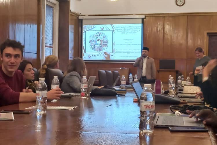 Dosen Uhamka Ajak Mahasiswa Sofia University Kuliah di Indonesia
