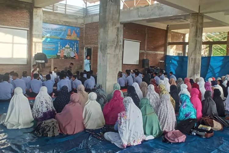 SMK Brantas Karangkates Sumberpucung Wajibkan Siswa Shalat Dhuha Upaya Pembentukan Karakter