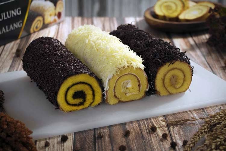 Bolu Legenda Roll Cake: A Flavorful Hug from Malang to Your Loved Ones