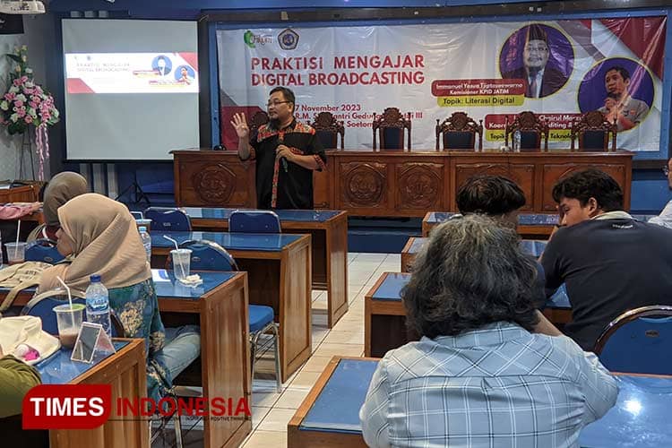 Fakultas Ilmu Komunikasi Unitomo Gelar Workshop Digital Broadcasting