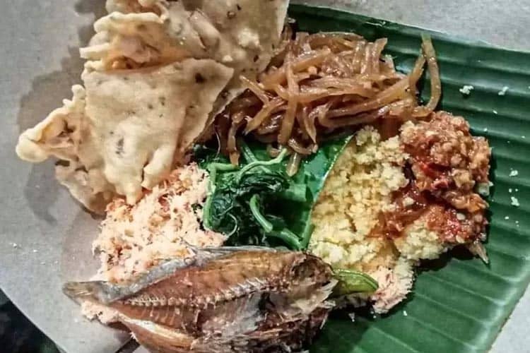Discover the Delight of Nasi Ampok Totokan: A Culinary Journey in Jatinom
