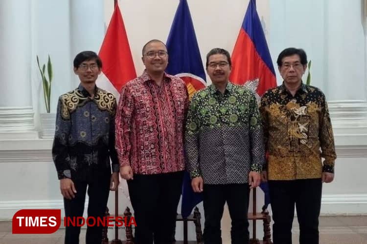Kolaborasi Internasional, FMIPA Universitas Negeri Malang Kunjungi KBRI Kamboja