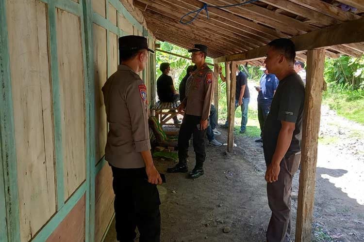 Densus 88 Grebek Rumah Terduga Teroris di Ngawi
