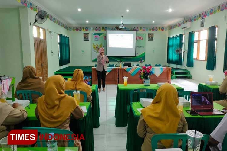Dosen UNIPMA Dampingi SDN 01 Pandean Susun Modul P5 Tema Kearifan Lokal dan Kewirausahaan