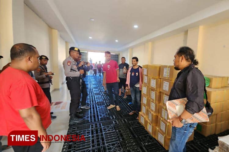 Surat Suara Pemilu Presiden Tiba di Pelabuhan Tual