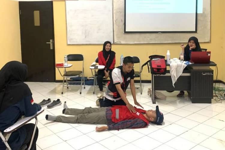 UKM Pramuka Unisma Malang Gelar Pelatihan PPGD