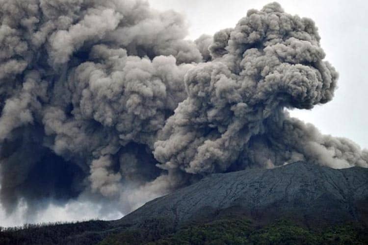 INFO GRAFIS: Kaleidoskop Bencana Alam di Indonesia selama Tahun 2023