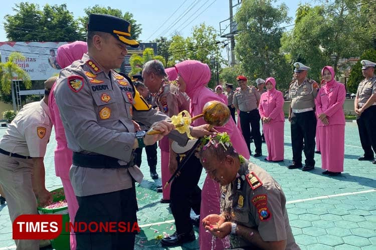Sejumlah Pejabat dan Personel Polresta Banyuwangi Dimutasi