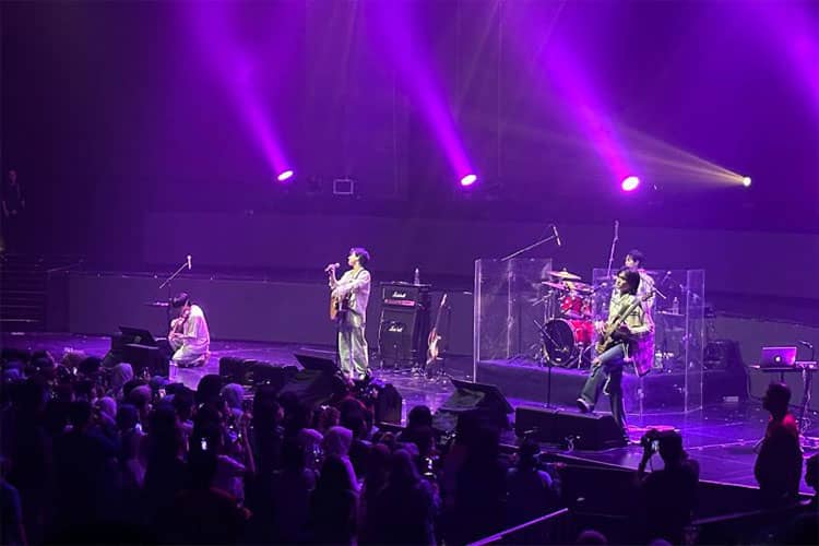 Konser Perdana di Jakarta, LUCY Tampil Spektakuler
