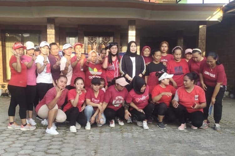 Emak-Emak hingga Milenial Banyuwangi Siap Ramaikan Selfie & Senam Sehat Bersama Gibran & Arumi
