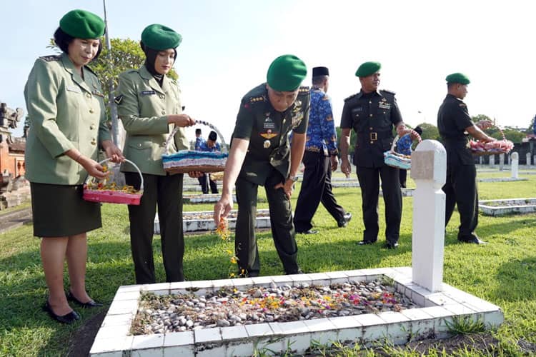 Cara Kapendam IX/Udayana Peringati HUT Penerangan TNI AD