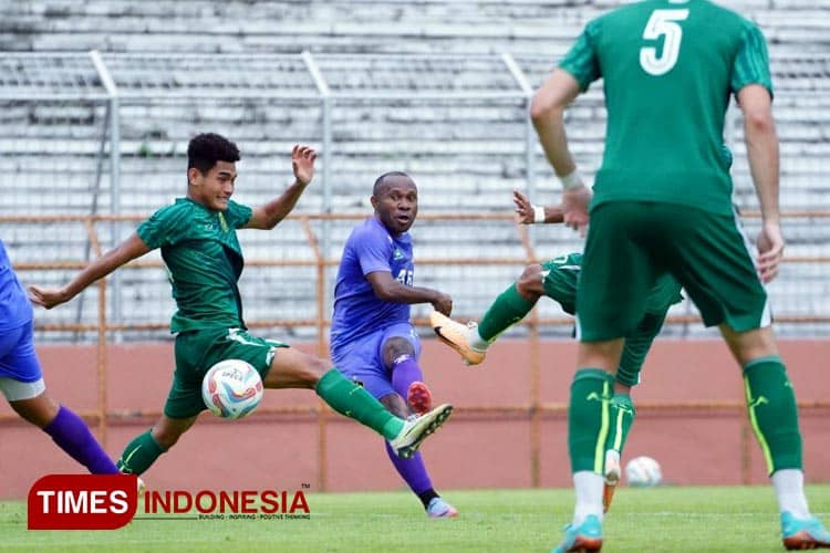 Latihan Bersama Persebaya, Persik Mainkan Semua Pemain