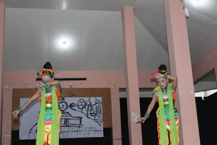 Mahasiswa KKN-T MBKM Kelompok 11 UNIPMA Gelar Semarak Tahun Baru di Argomunung Karanggupito, Ngawi