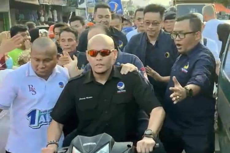 Kampanye di Deli Serdang, Surya Paloh Disambut Ribuan Massa