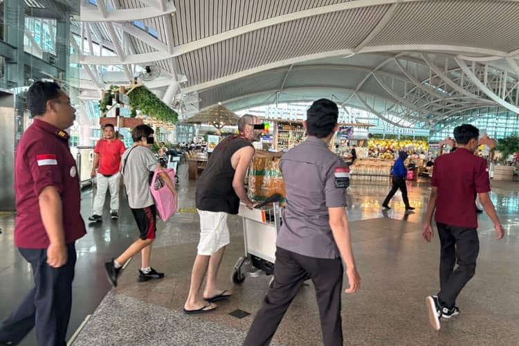 Bule Australia dan Anaknya Diusir dari Bali, Rudenim Denpasar Ungkap Alasannya