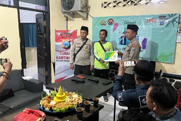 Polsek Singosari Beri Bantuan BPJS Ketenagakerjaan kepada 48 Supeltas