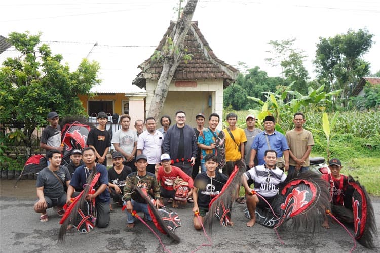 Bupati Kediri Keliling Desa Lihat Aktifitas Kegiatan Warganya