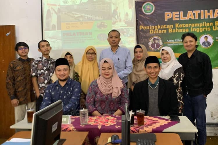 Dosen Unisma Malang Berbagi dalam Pelatihan Peningkatan Keterampilan Berkomunikasi Bahasa Inggris