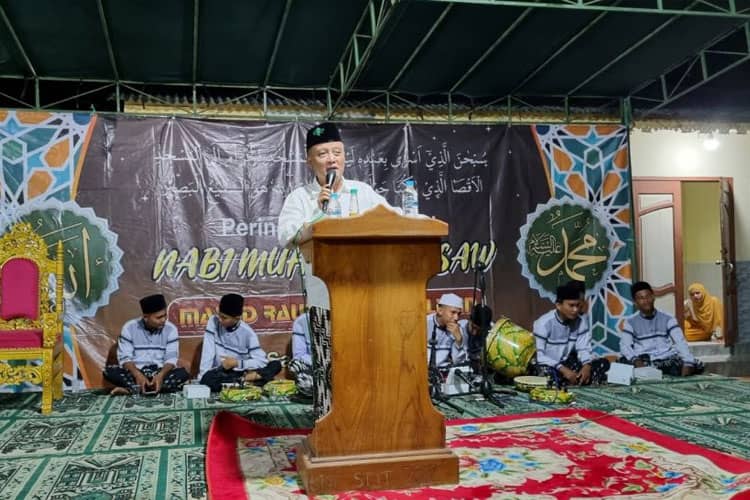 Pesan Wakil Rektor 2 Unisma Malang dalam Peringatan Isra' Miraj di Bawean