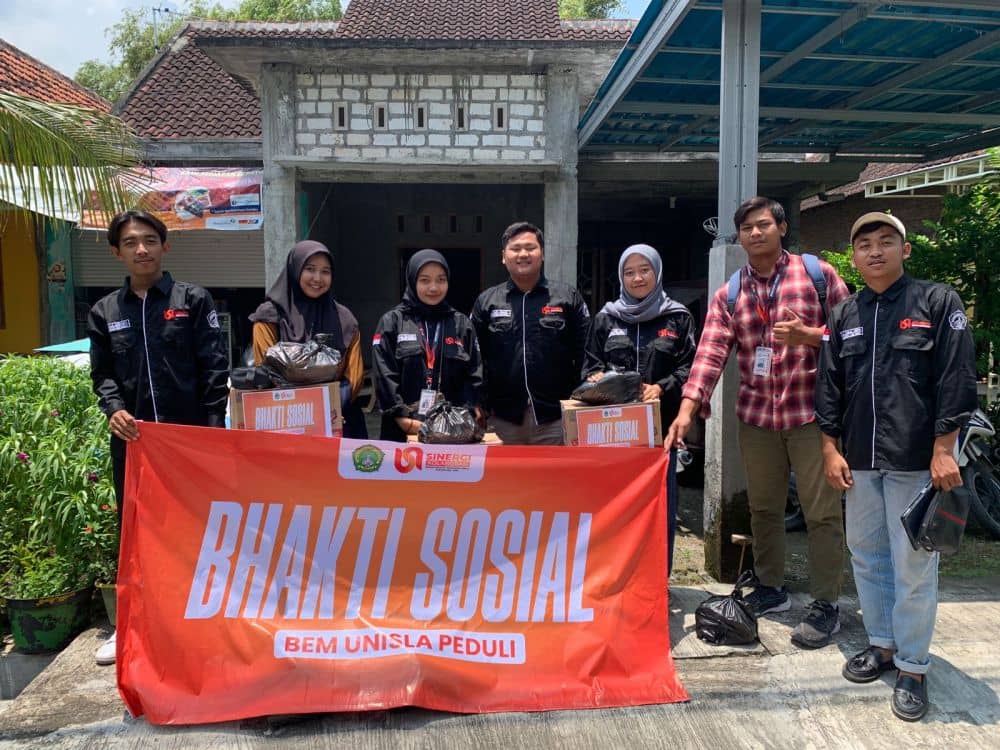 Menjelang Bulan Ramadhan, BEM Unisla Gelar Bakti Sosial di Dua Desa di Kecamatan Lamongan