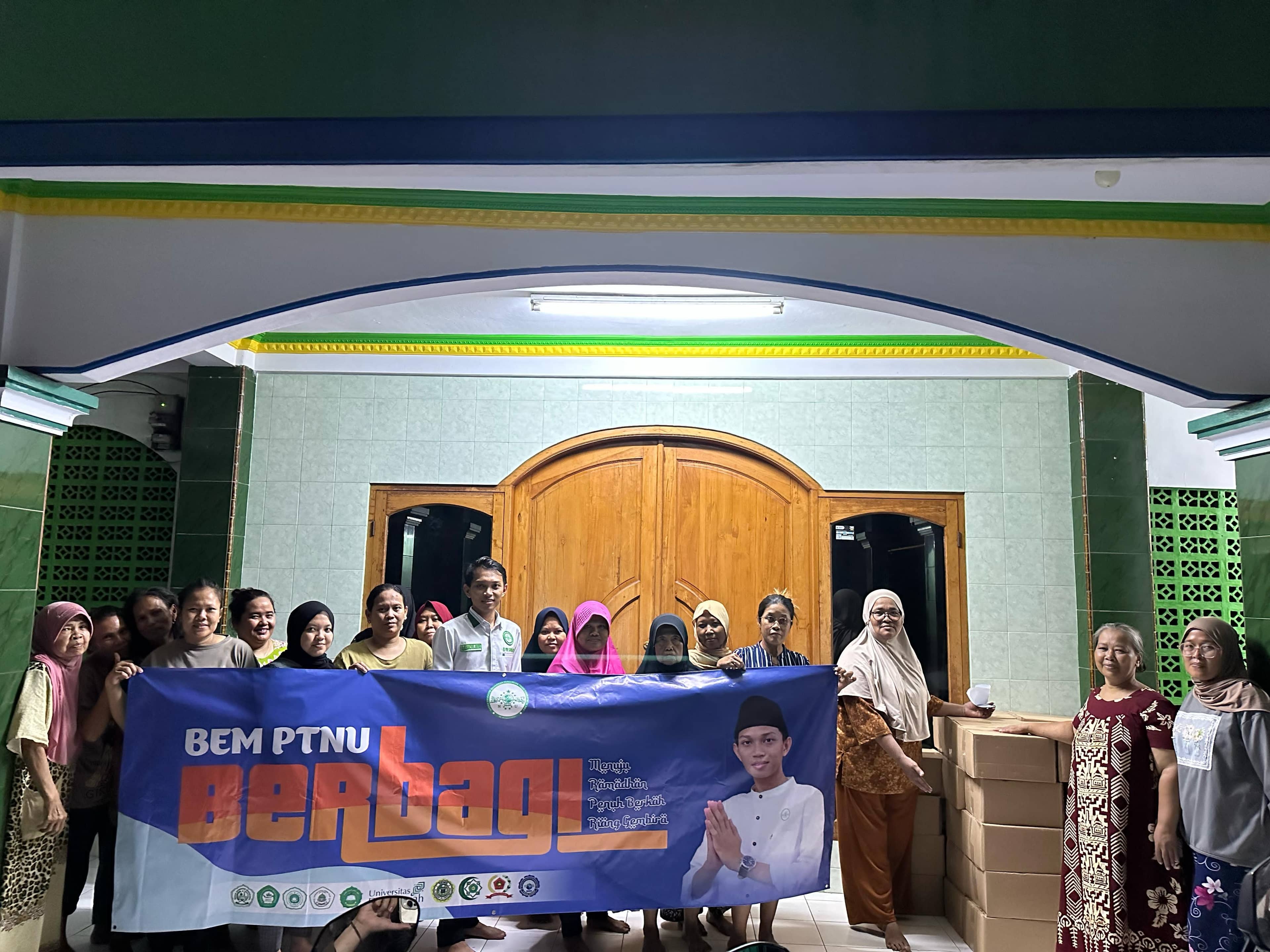 BEM PTNU Berbagi Sembako untuk Masyarakat Menyambut Bulan Puasa dengan Rasa Gembira