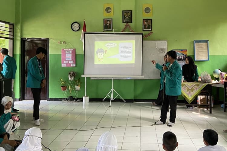 Mahasiswa KSM Tekan Bullying Siswa SD dengan Sosialisasi