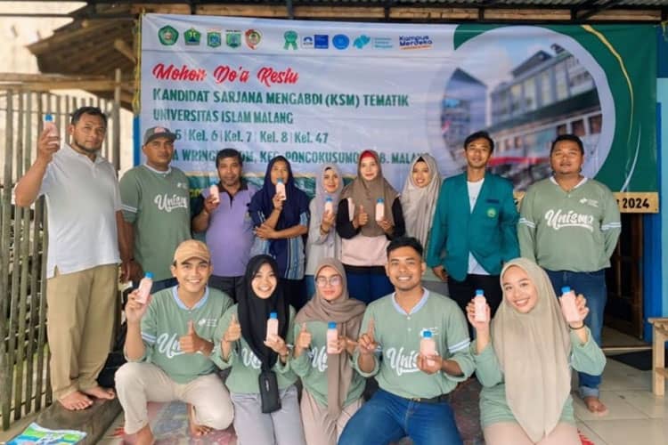 Tingkatkan Nilai Jual Susu Sapi, Mahasiswa KSM-T Unisma Malang Gelar Pelatihan Membuat Yoghrut