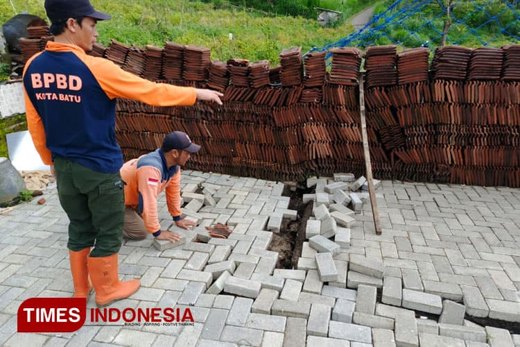 Tanah Bergerak Brau Bertambah Parah, Kini Berimbas di 10 Rumah