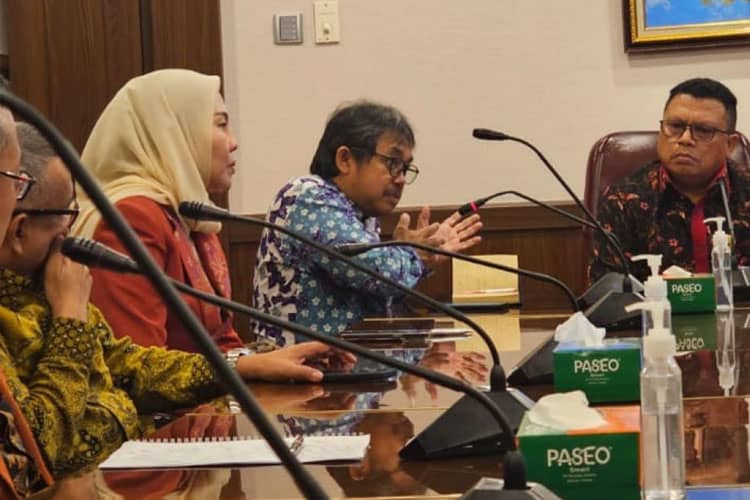 Dosen UWG Malang Beri Masukan Tentang Hukum Adat pada Wakil MA