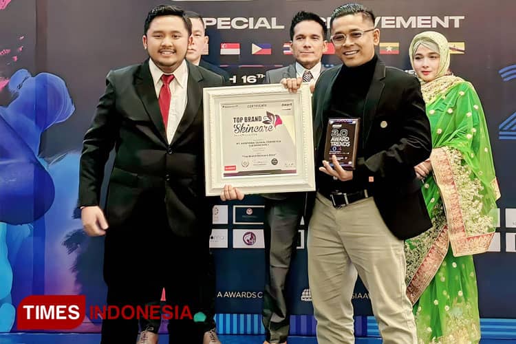 LS Skincare Reborn Raih 'Top Brand Skincare 2024' di 3.0 Special Achievement Award Trends 2024