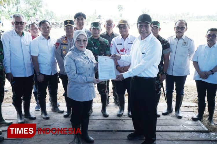 Catatan Sejarah Bagi Pertanian Indonesia, Mentan Amran Serahkan Total Alokasi Pupuk Subsidi Rp54 Triliun