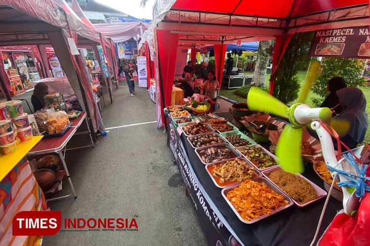 Berdayakan UMKM, Bakorwil III Malang Ajak Masyarakat Berburu Takjil