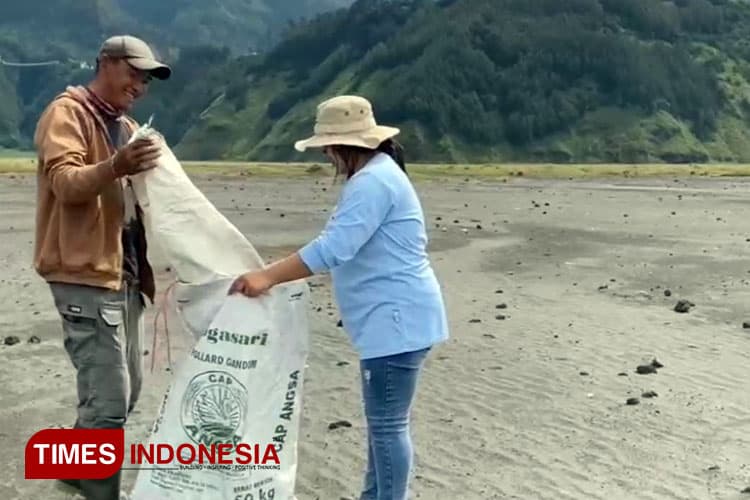 Pembersihan Kawasan Gunung Bromo, 10 Pikap Sampah Terkumpul