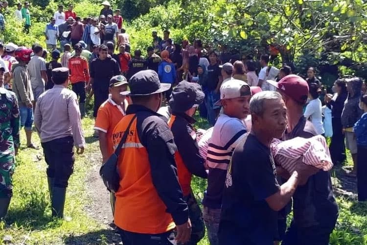 Pasangan Suami Istri Meninggal Terseret Banjir Lahar Dingin Semeru