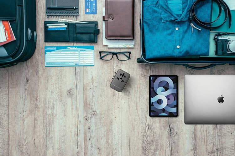 Empat Rekomendasi Adapter Travel Charger yang Siap Temani Liburan Kamu ke Luar Negeri!