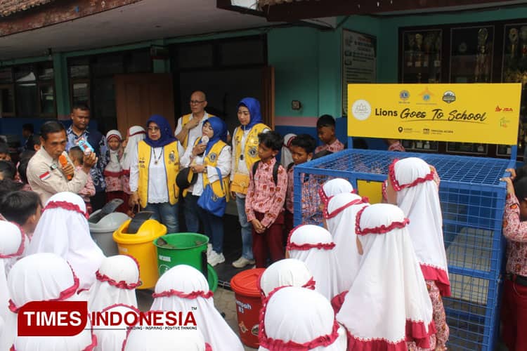Dukung Lions Goes to School, Java Lotus Hotel Jember Dorong Gaya Hidup Minim Sampah