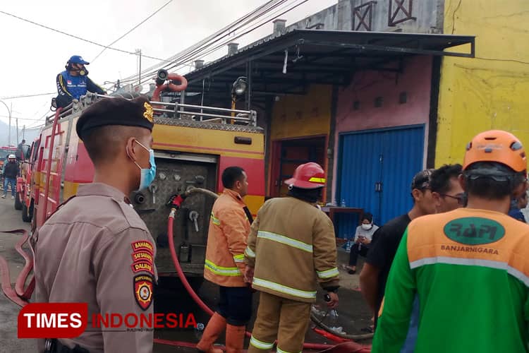 Pasar Karangkobar Banjarnegara Terbakar, 680 Los dan 94 Kios Ludes