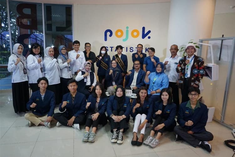 Pojok Statistik Universitas Ma Chung: Upaya Membumikan Data ke Masyarakat