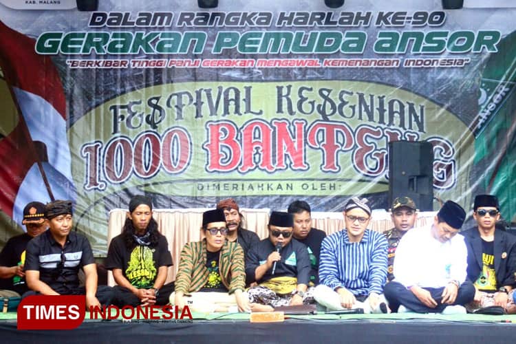 Peringati Harlah Ke-90, Ansor dan Peserta Festival Bantengan Bersalawat di Pantai Balekambang